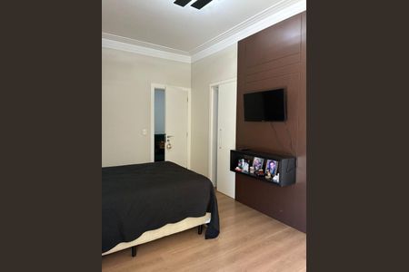 Casa de condomínio à venda com 800m², 4 quartos e 4 vagas Casa de condomínio à venda com 800m², 4 quartos e 4 vagasQuarto