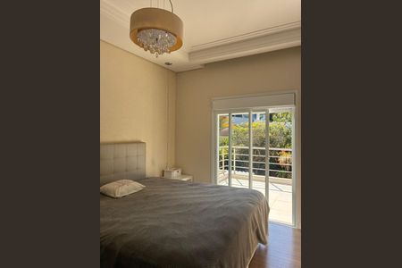 Casa de condomínio à venda com 800m², 4 quartos e 4 vagas Casa de condomínio à venda com 800m², 4 quartos e 4 vagasQuarto