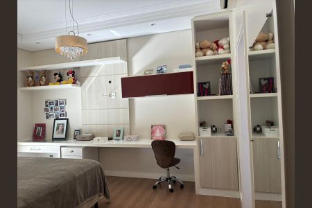 Casa de condomínio à venda com 800m², 4 quartos e 4 vagas Casa de condomínio à venda com 800m², 4 quartos e 4 vagasQuarto