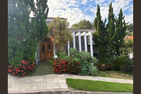 Casa de condomínio à venda com 800m², 4 quartos e 4 vagas Casa de condomínio à venda com 800m², 4 quartos e 4 vagasÁrea externa