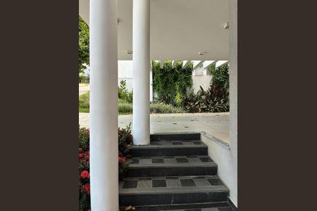 Casa de condomínio à venda com 800m², 4 quartos e 4 vagas Casa de condomínio à venda com 800m², 4 quartos e 4 vagasÁrea externa