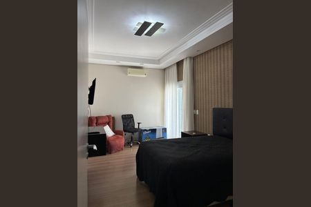 Casa de condomínio à venda com 800m², 4 quartos e 4 vagas Casa de condomínio à venda com 800m², 4 quartos e 4 vagasQuarto