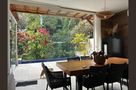 Casa de condomínio à venda com 800m², 4 quartos e 4 vagas Casa de condomínio à venda com 800m², 4 quartos e 4 vagasSala de Jantar