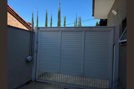 Casa de condomínio à venda com 800m², 4 quartos e 4 vagas Casa de condomínio à venda com 800m², 4 quartos e 4 vagasÁrea externa