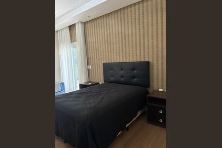 Casa de condomínio à venda com 800m², 4 quartos e 4 vagas Casa de condomínio à venda com 800m², 4 quartos e 4 vagasQuarto