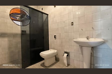 Casa para alugar com 150m², 4 quartos e 2 vagas Casa para alugar com 150m², 4 quartos e 2 vagasBanheiro social