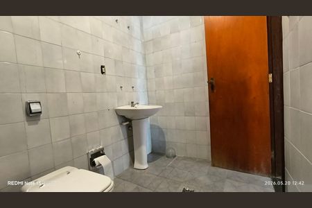Casa para alugar com 150m², 4 quartos e 2 vagas Casa para alugar com 150m², 4 quartos e 2 vagasBanheiro social