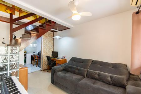 Casa de condomínio à venda com 60m², 2 quartos e 1 vaga