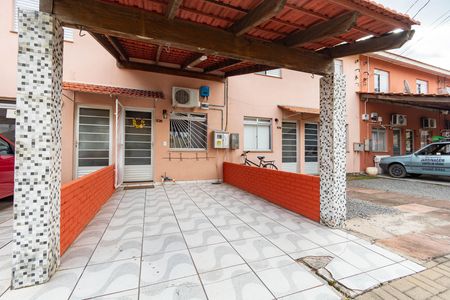 Casa de condomínio à venda com 60m², 2 quartos e 1 vaga