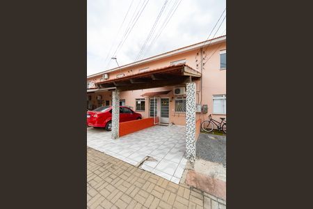 Casa de condomínio à venda com 60m², 2 quartos e 1 vaga