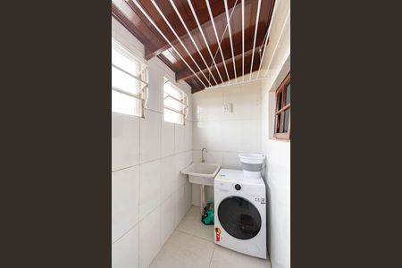 Casa de condomínio à venda com 60m², 2 quartos e 1 vaga