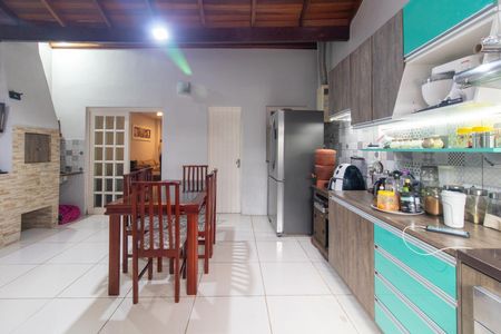 Casa à venda com 116m², 3 quartos e 2 vagas Casa à venda com 116m², 3 quartos e 2 vagasCozinha