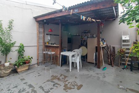 Casa à venda com 116m², 3 quartos e 2 vagas Casa à venda com 116m², 3 quartos e 2 vagasQuintal