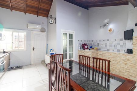 Casa à venda com 116m², 3 quartos e 2 vagas Casa à venda com 116m², 3 quartos e 2 vagasCozinha