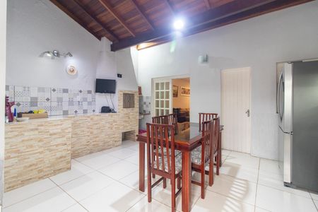 Casa à venda com 116m², 3 quartos e 2 vagas Casa à venda com 116m², 3 quartos e 2 vagasCozinha