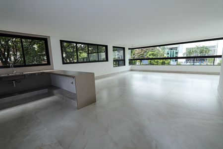 Apartamento à venda com 183m², 4 quartos e 4 vagasSala/Cozinha