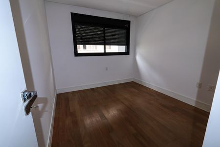 Apartamento à venda com 183m², 4 quartos e 4 vagasSuíte 2