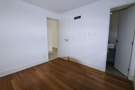 Apartamento à venda com 183m², 4 quartos e 4 vagasSuíte 3
