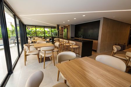 Apartamento à venda com 183m², 4 quartos e 4 vagasÁrea comum - Salão de festas
