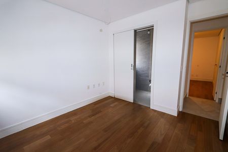 Apartamento à venda com 183m², 4 quartos e 4 vagasSuíte 2
