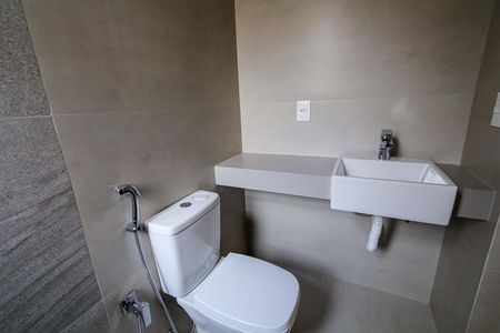 Apartamento à venda com 183m², 4 quartos e 4 vagasBanheiro da Suíte 2