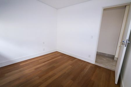 Apartamento à venda com 183m², 4 quartos e 4 vagasSuíte 3
