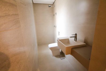 Apartamento à venda com 183m², 4 quartos e 4 vagasBanheiro da Suíte 1