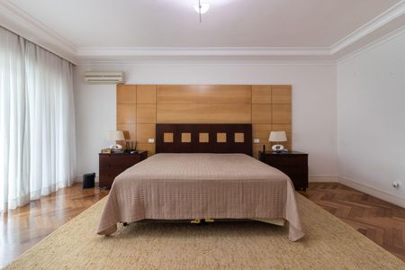 Casa à venda com 670m², 5 quartos e 6 vagas