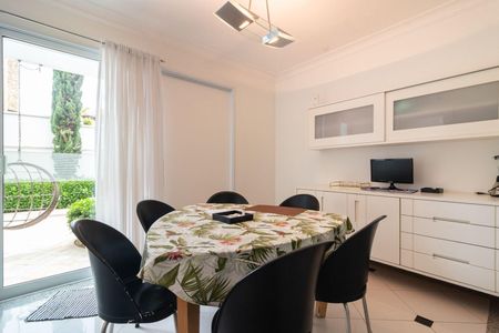 Casa à venda com 670m², 5 quartos e 6 vagas