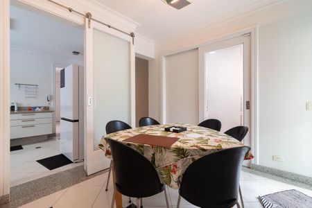 Casa à venda com 5 quartos, 670m² em Alphaville Residencial Um, Barueri