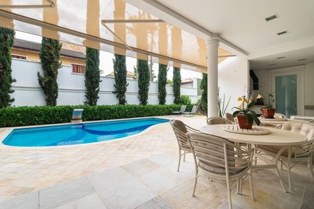 Casa à venda com 670m², 5 quartos e 6 vagas