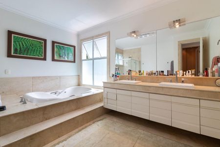 Casa à venda com 670m², 5 quartos e 6 vagas