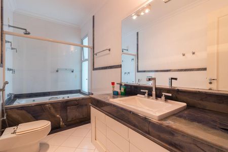 Casa à venda com 670m², 5 quartos e 6 vagas