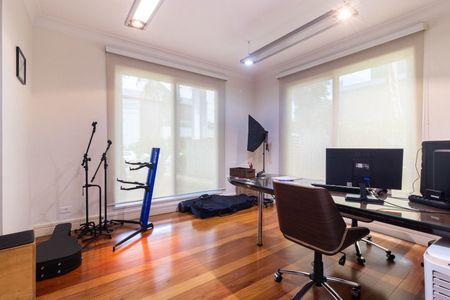 Casa à venda com 670m², 5 quartos e 6 vagas