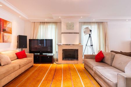 Casa à venda com 670m², 5 quartos e 6 vagas