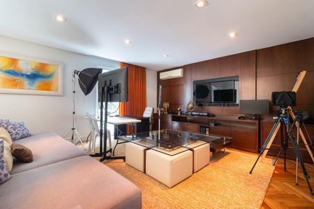 Casa à venda com 5 quartos, 670m² em Alphaville Residencial Um, Barueri