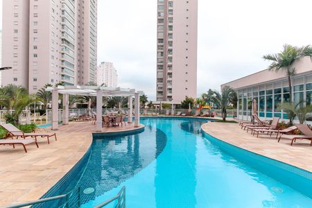 Apartamento para alugar com 151m², 3 quartos e 3 vagas Apartamento para alugar com 151m², 3 quartos e 3 vagasÁrea comum - Piscina