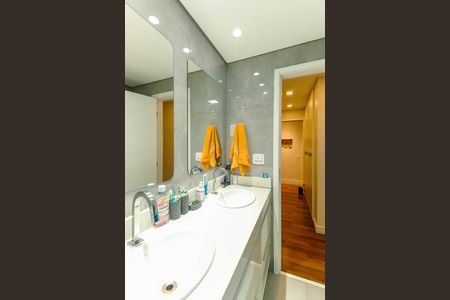 Apartamento para alugar com 151m², 3 quartos e 3 vagas Apartamento para alugar com 151m², 3 quartos e 3 vagasBanheiro da Suíte 1
