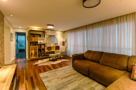 Apartamento para alugar com 151m², 3 quartos e 3 vagas Apartamento para alugar com 151m², 3 quartos e 3 vagasSala