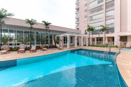 Apartamento para alugar com 151m², 3 quartos e 3 vagas Apartamento para alugar com 151m², 3 quartos e 3 vagasÁrea comum - Piscina