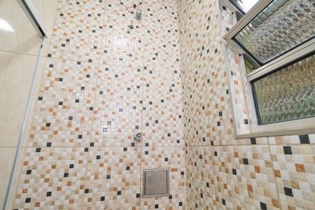 Casa para alugar com 250m², 2 quartos e 2 vagasBanheiro Social