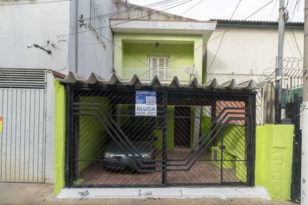 Casa para alugar com 250m², 2 quartos e 2 vagasFachada