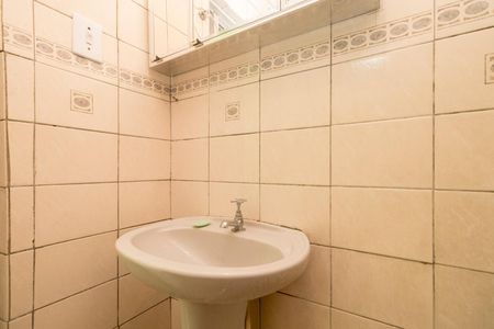 Casa para alugar com 250m², 2 quartos e 2 vagasBanheiro de serviço
