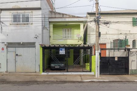 Casa para alugar com 250m², 2 quartos e 2 vagasFachada