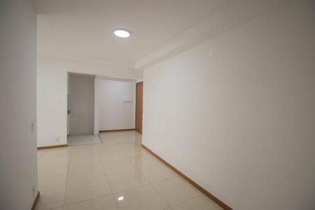 Sala de apartamento para alugar com 3 quartos, 76m² em Mutondo, São Gonçalo