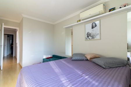 Casa de condomínio à venda com 245m², 3 quartos e 4 vagas Casa de condomínio à venda com 245m², 3 quartos e 4 vagasSuíte