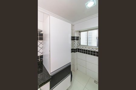 Apartamento para alugar com 70m², 2 quartos e 1 vaga Apartamento para alugar com 70m², 2 quartos e 1 vagaCozinha - Armários