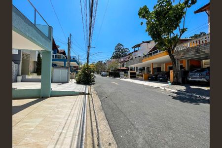 Casa de condomínio à venda com 182m², 4 quartos e 2 vagas Casa de condomínio à venda com 182m², 4 quartos e 2 vagasFoto 40