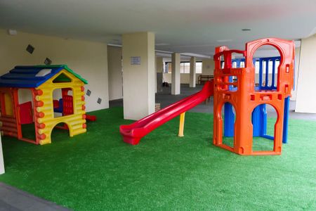 Apartamento à venda com 55m², 2 quartos e 1 vaga Apartamento à venda com 55m², 2 quartos e 1 vagaÁrea comum - Playground