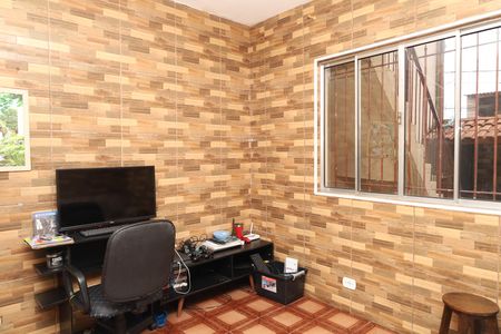 Sala de casa para alugar com 3 quartos, 115m² em Jardim Senice, São Paulo